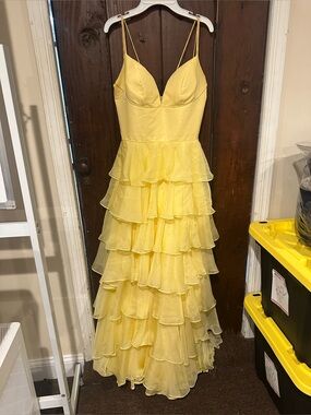 Yellow Sherri Hill Women 's M Strapless, tiered prom dress gown RETAIL $365;